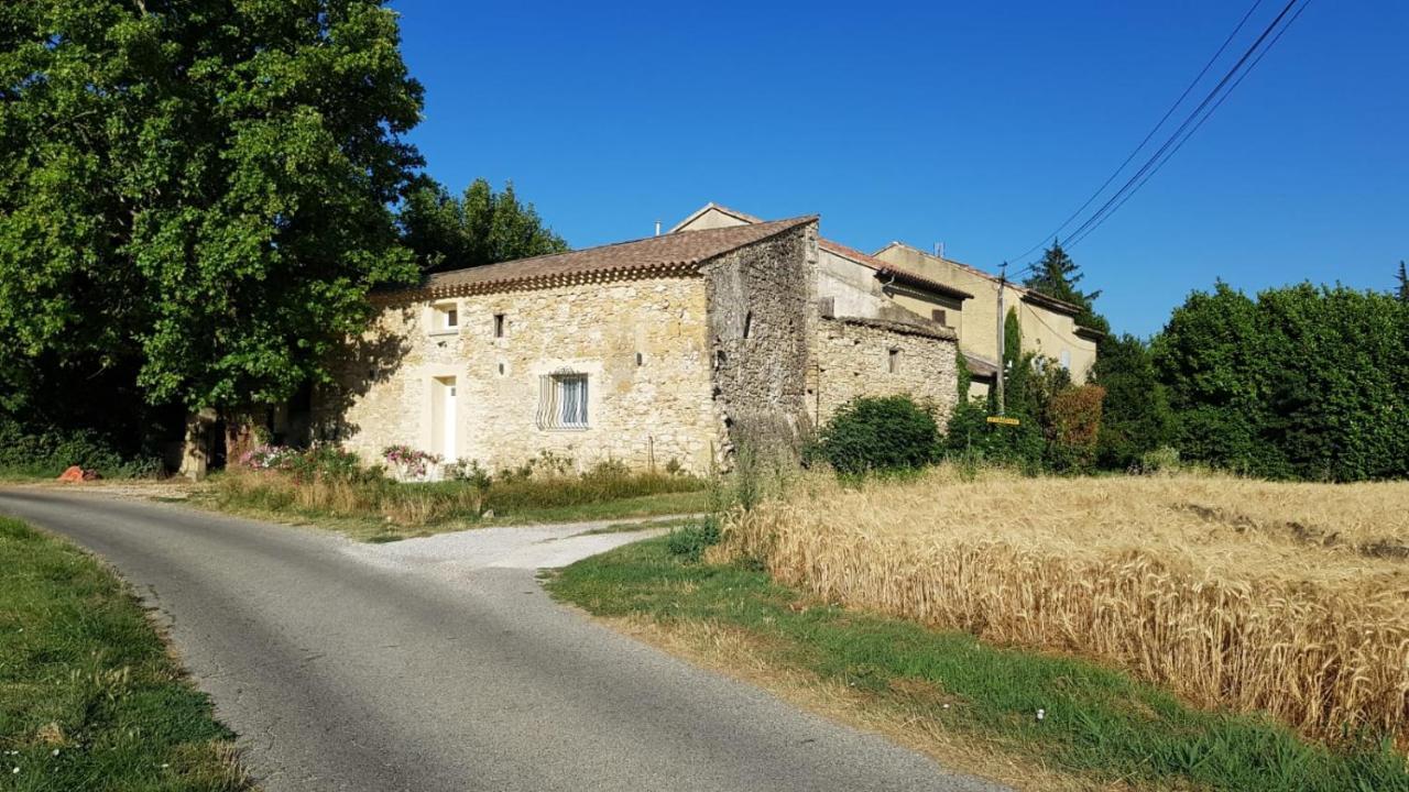 Maison Au Calme En Campagne Climatisee Caderousse Εξωτερικό φωτογραφία